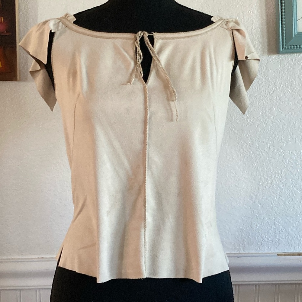 Vintage Max Studio Vegan Suede Boho Top with Teardrop Neck and Cap Sleeves Sz XS